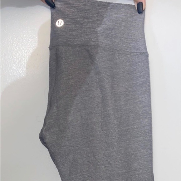 Lulu lemon - Picture 1 of 2